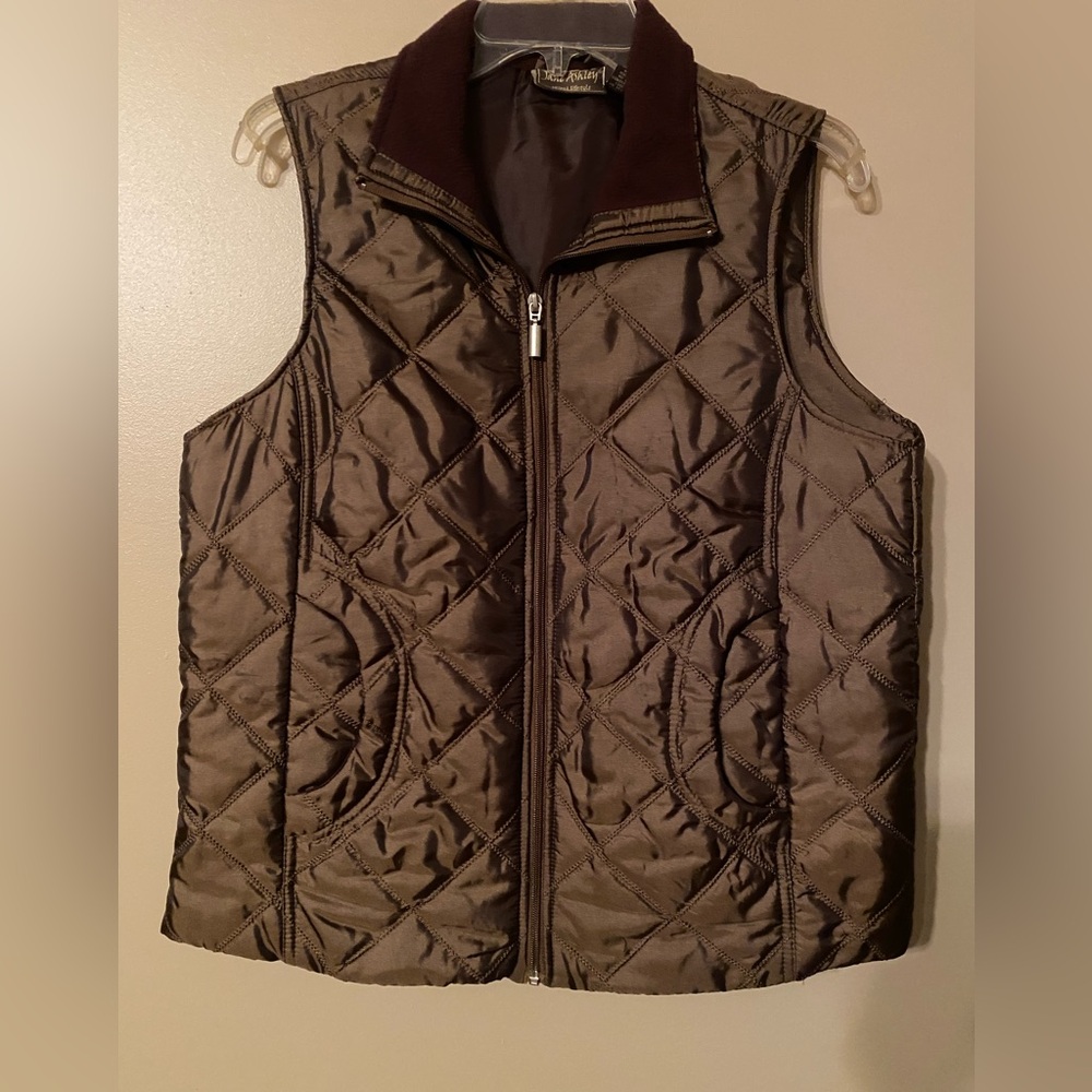 Jane Ashley Vest Bronze in color size M